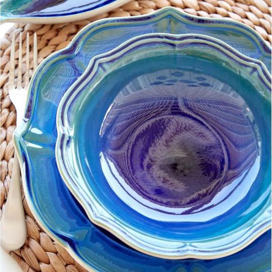 casalfina dori elegantny leskly tyrkys hlboky modry sviatocny mediteransky tyrkysovomodry country klasicky elegantny stolova suprava sada svadobny darcek keramicky porcelan hlboky tanier polievkovy tanier plochy tanier balaton.jpg